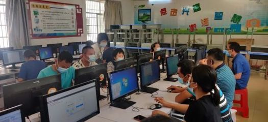 山根鎮(zhèn)組織36名村“兩委”干部開展計算機技能培訓(xùn)